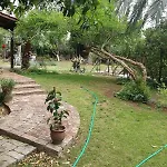 别墅 With Big Garden